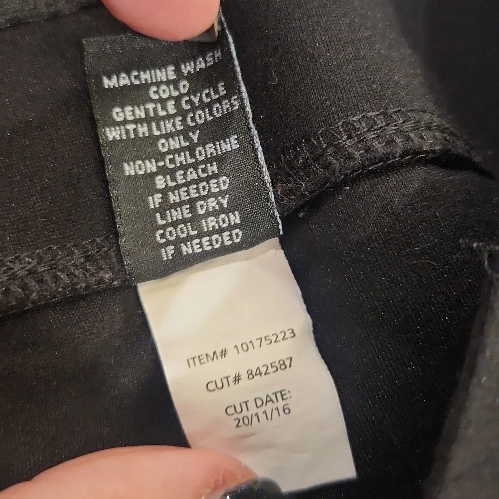 Torrid Classic Black Leggings Size 0 (L)